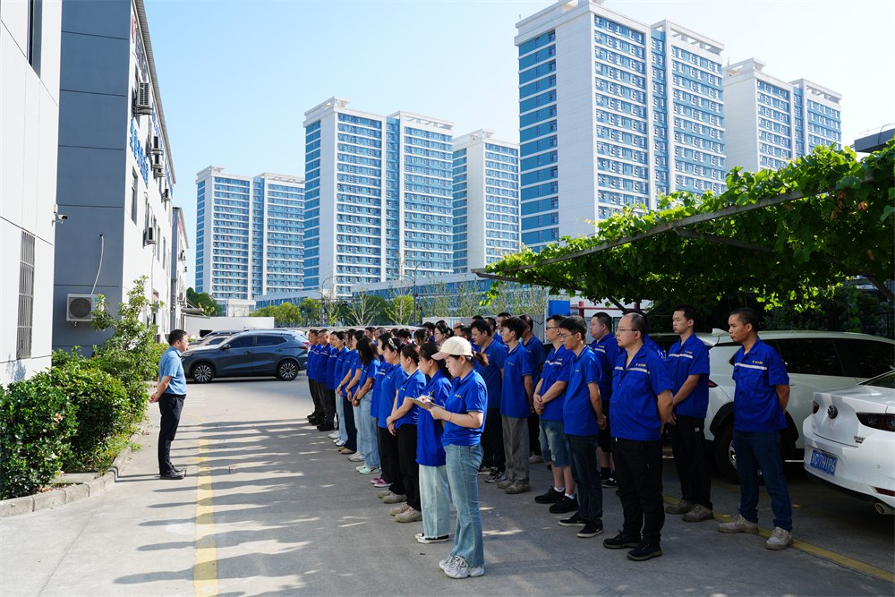 Maifeng Precision production team